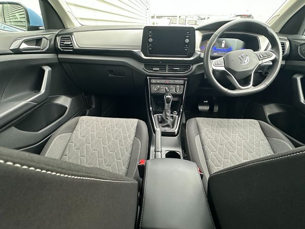 2025-Volkswagen-T-Cross-10-TSI-Life-Auto image:9