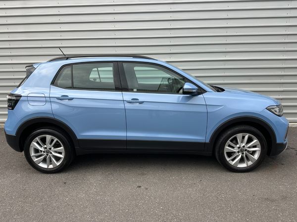 2025-Volkswagen-T-Cross-10-TSI-Life-Auto image:2