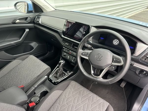 2025-Volkswagen-T-Cross-10-TSI-Life-Auto image:6