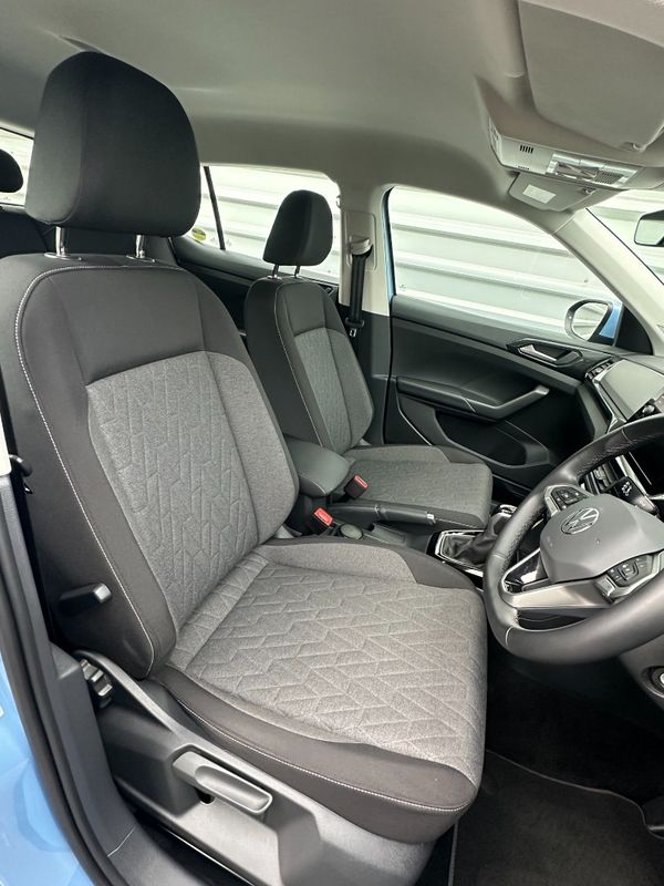2025-Volkswagen-T-Cross-10-TSI-Life-Auto image:7