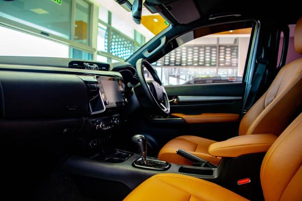 2021-Toyota-Hilux-28-GD-6-Raised-Body-Legend-Auto-Double-Cab image:6