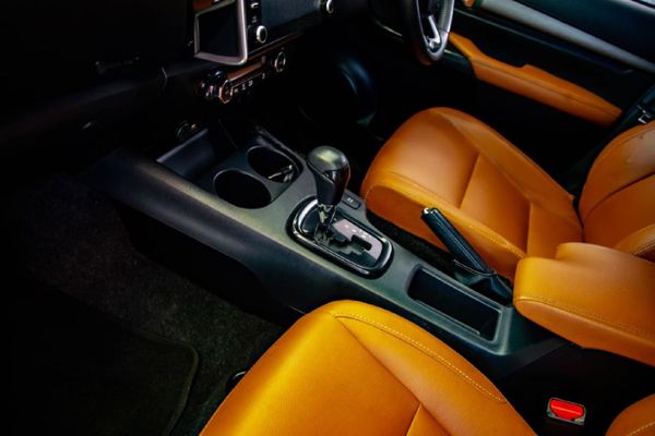 2021-Toyota-Hilux-28-GD-6-Raised-Body-Legend-Auto-Double-Cab image:8