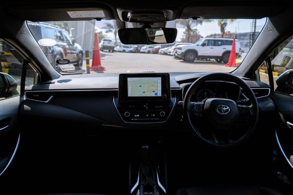 2025-Toyota-Corolla-18-XR-Hybrid-Auto image:11