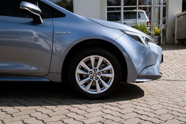 2025-Toyota-Corolla-18-XR-Hybrid-Auto image:14