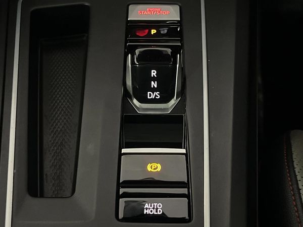 2022-Volkswagen-Golf-8-GTI-20-TSI-Auto image:10