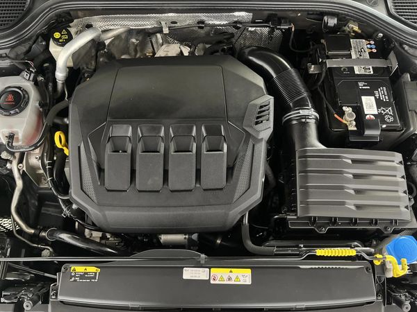 2022-Volkswagen-Golf-8-GTI-20-TSI-Auto image:13