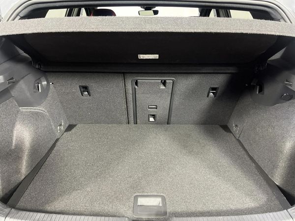 2022-Volkswagen-Golf-8-GTI-20-TSI-Auto image:14