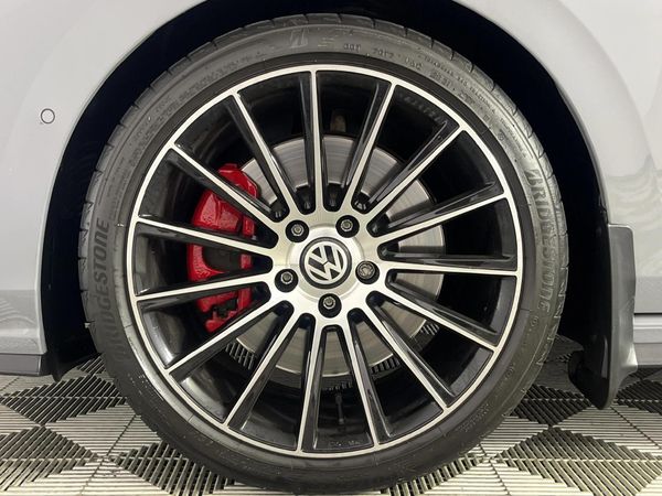 2022-Volkswagen-Golf-8-GTI-20-TSI-Auto image:4