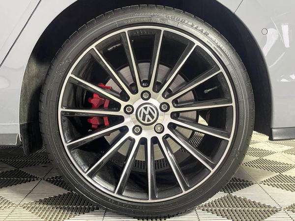 2022-Volkswagen-Golf-8-GTI-20-TSI-Auto image:6