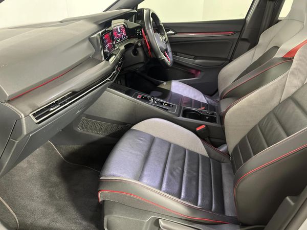 2022-Volkswagen-Golf-8-GTI-20-TSI-Auto image:8