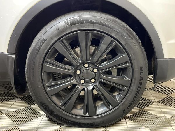 2017-Land-Rover-Range-Rover-Evoque-20-TD4-SE image:4
