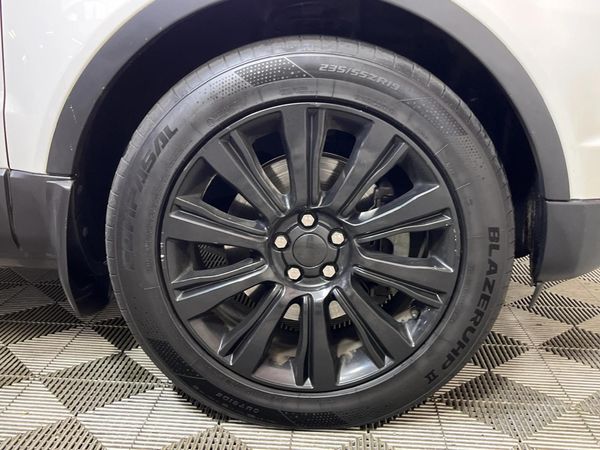 2017-Land-Rover-Range-Rover-Evoque-20-TD4-SE image:5
