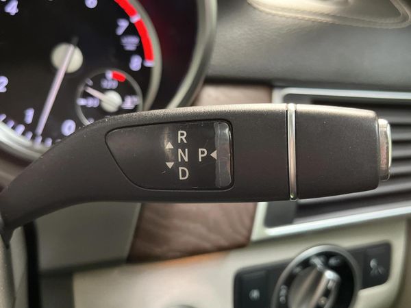 2013-Mercedes-Benz-GL-500-BE image:10