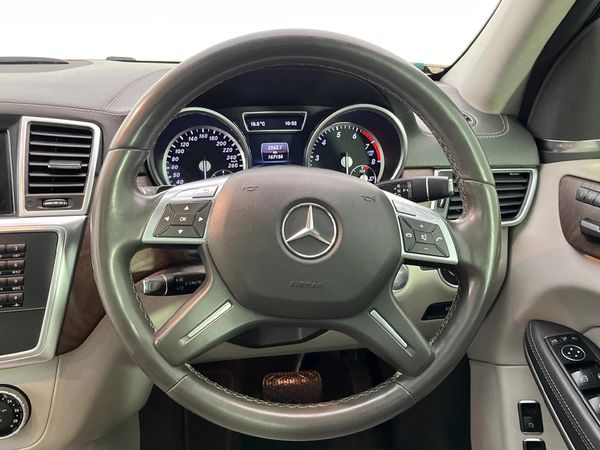 2013-Mercedes-Benz-GL-500-BE image:11