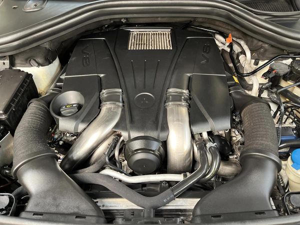 2013-Mercedes-Benz-GL-500-BE image:12
