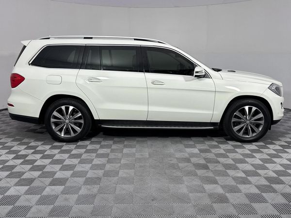 2013-Mercedes-Benz-GL-500-BE image:16