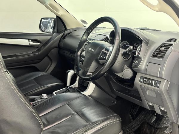 2018-Isuzu-KB-300-D-Teq-LX-Auto-4x4-Double-Cab image:9