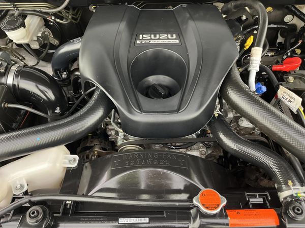 2018-Isuzu-KB-300-D-Teq-LX-Auto-4x4-Double-Cab image:12