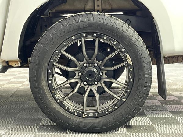 2018-Isuzu-KB-300-D-Teq-LX-Auto-4x4-Double-Cab image:6