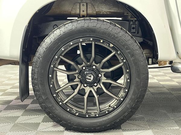 2018-Isuzu-KB-300-D-Teq-LX-Auto-4x4-Double-Cab image:7