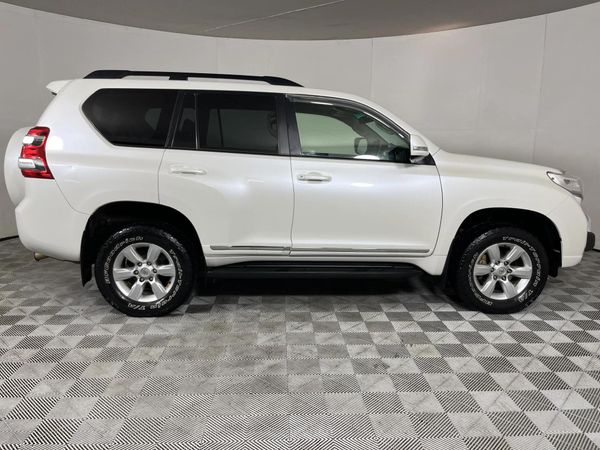 2016-Toyota-Land-Cruiser-Prado-30-TDI-TX-Auto image:16