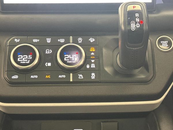 2022-Land-Rover-Defender-110-P400-HSE-294kW image:10