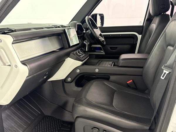 2022-Land-Rover-Defender-110-P400-HSE-294kW image:8