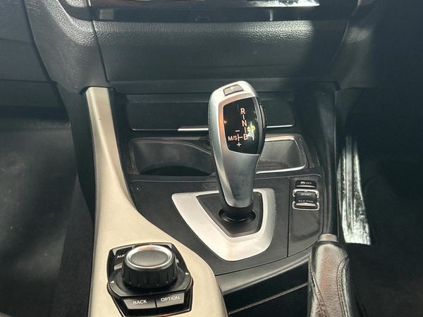 2016-BMW-1-Series-118i-5-dr-Auto image:10
