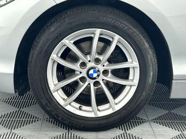 2016-BMW-1-Series-118i-5-dr-Auto image:4