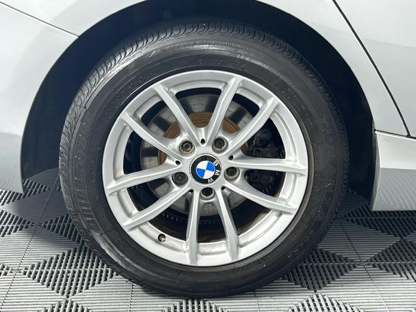 2016-BMW-1-Series-118i-5-dr-Auto image:7