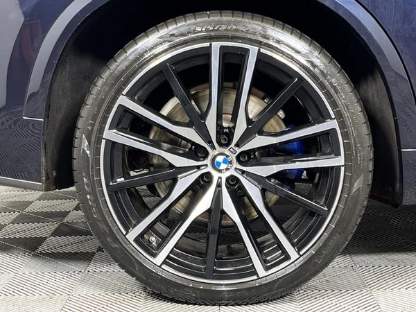 2019-BMW-X5-M50d image:6