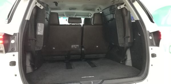 2017-Toyota-Fortuner-28-GD-6-4x4-Auto image:24