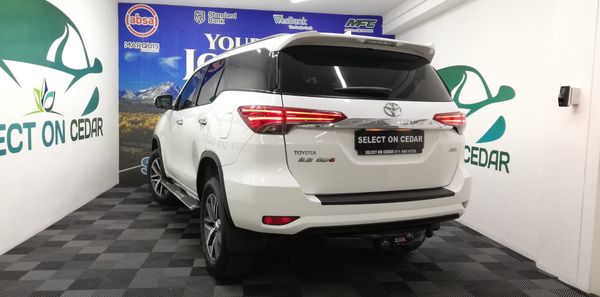 2017-Toyota-Fortuner-28-GD-6-4x4-Auto image:25