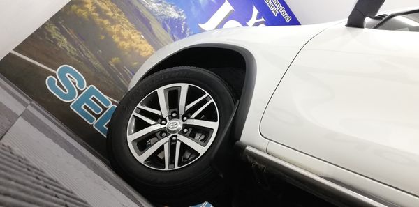 2017-Toyota-Fortuner-28-GD-6-4x4-Auto image:28