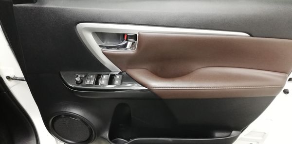 2017-Toyota-Fortuner-28-GD-6-4x4-Auto image:7