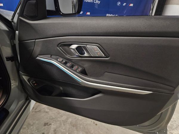 2022-BMW-3-Series-320d-M-Sport-Auto image:19