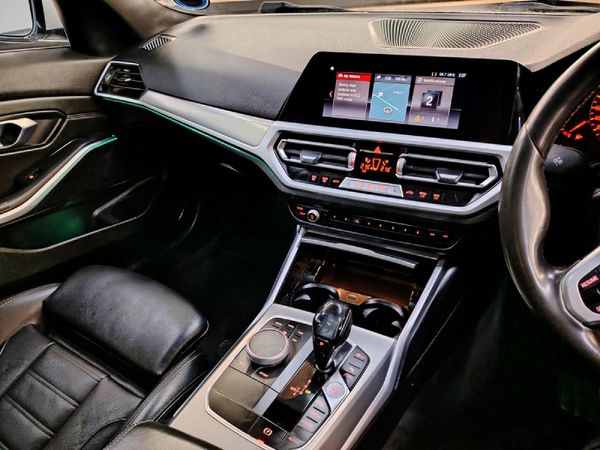 2020-BMW-3-Series-320i-M-Sport image:10