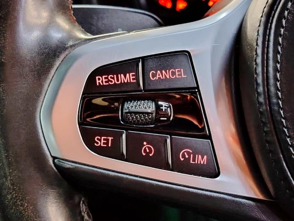 2020-BMW-3-Series-320i-M-Sport image:21