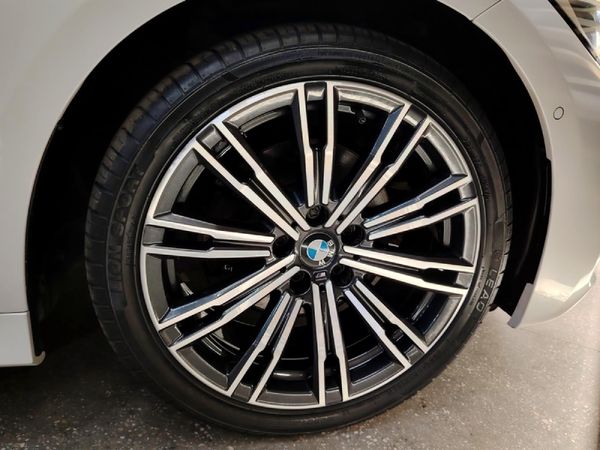 2020-BMW-3-Series-320i-M-Sport image:8