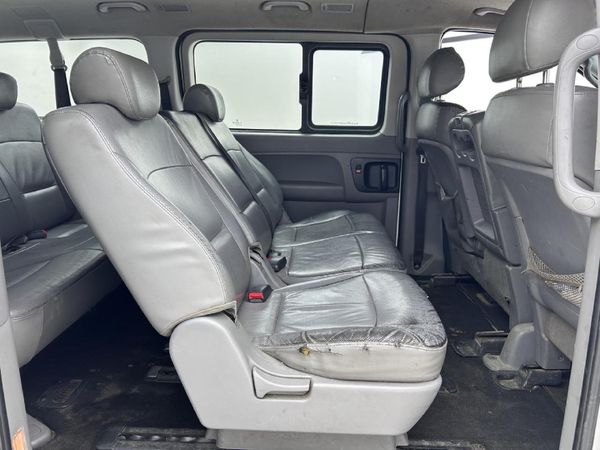 2015-Hyundai-H-1-24-CVVT-Executive image:10