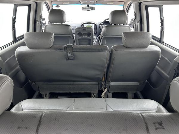 2015-Hyundai-H-1-24-CVVT-Executive image:11