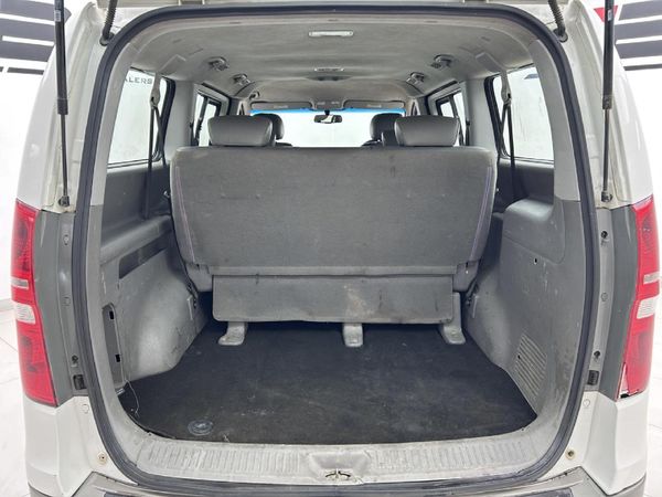 2015-Hyundai-H-1-24-CVVT-Executive image:12