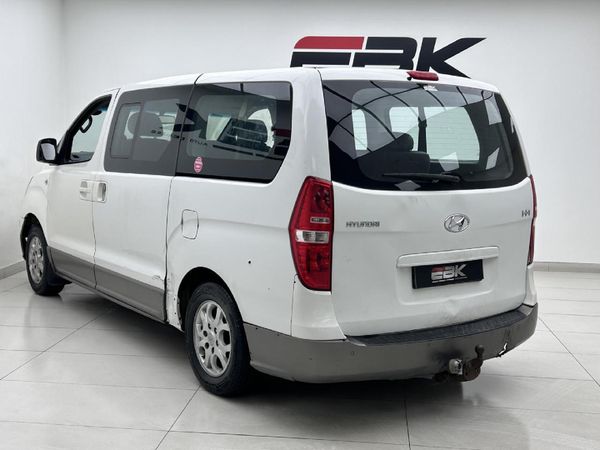 2015-Hyundai-H-1-24-CVVT-Executive image:3
