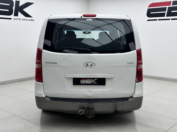 2015-Hyundai-H-1-24-CVVT-Executive image:4