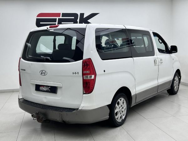2015-Hyundai-H-1-24-CVVT-Executive image:5