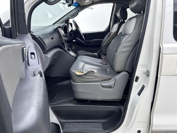 2015-Hyundai-H-1-24-CVVT-Executive image:6