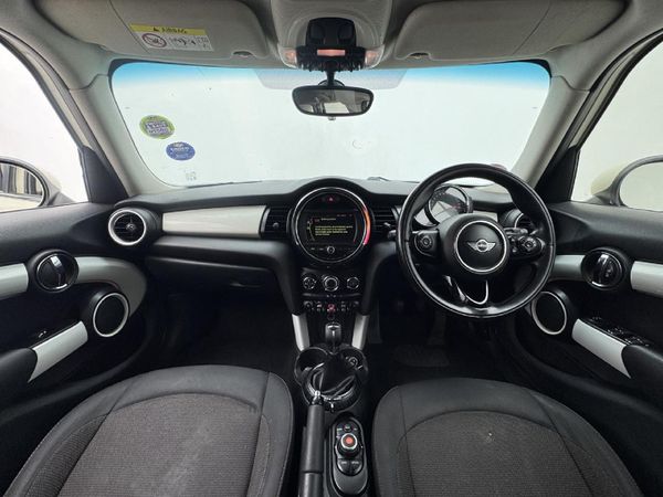 2015-MINI-Hatch-Cooper-5-dr image:10