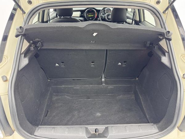 2015-MINI-Hatch-Cooper-5-dr image:12