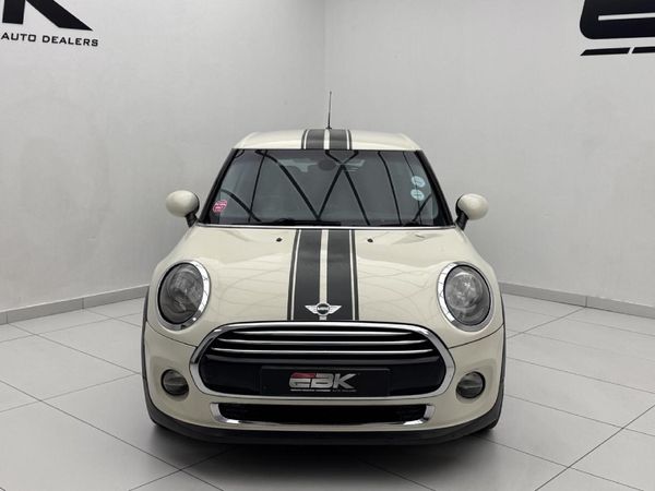 2015-MINI-Hatch-Cooper-5-dr image:1