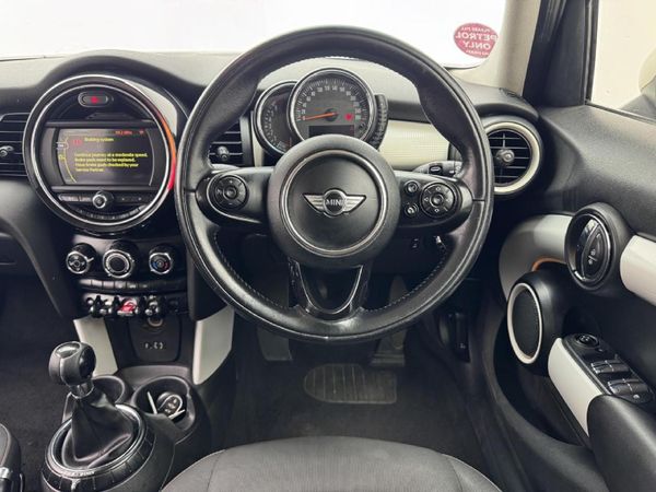 2015-MINI-Hatch-Cooper-5-dr image:8